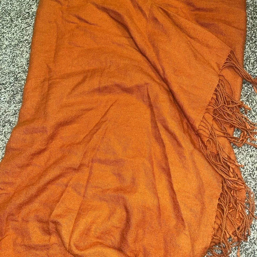 NWT Saks Fifth Avenue Woven Cashmere Silk Pashmina burnt orange